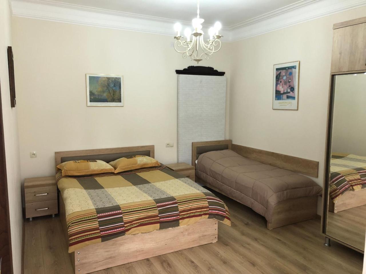 Temo Guest House 10 Batoemi Buitenkant foto